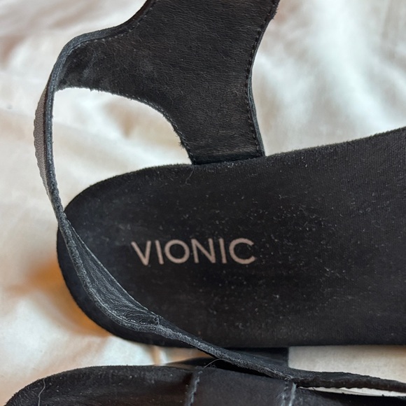 Vionic Black Leather Women's Sandals - Picture 5 of 8